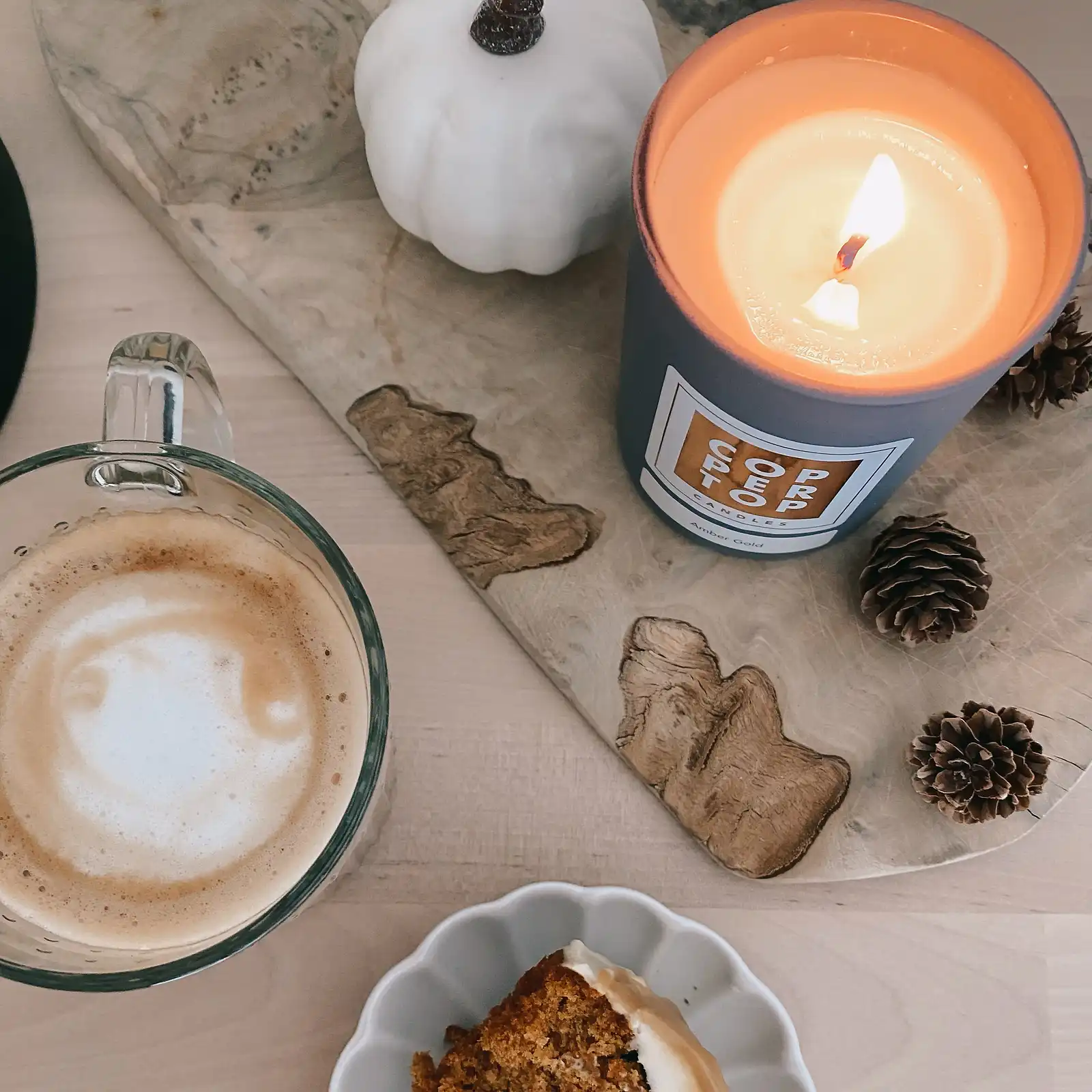 Thumbnail: Amber Gold Aromatherapy Soy Wax Candle