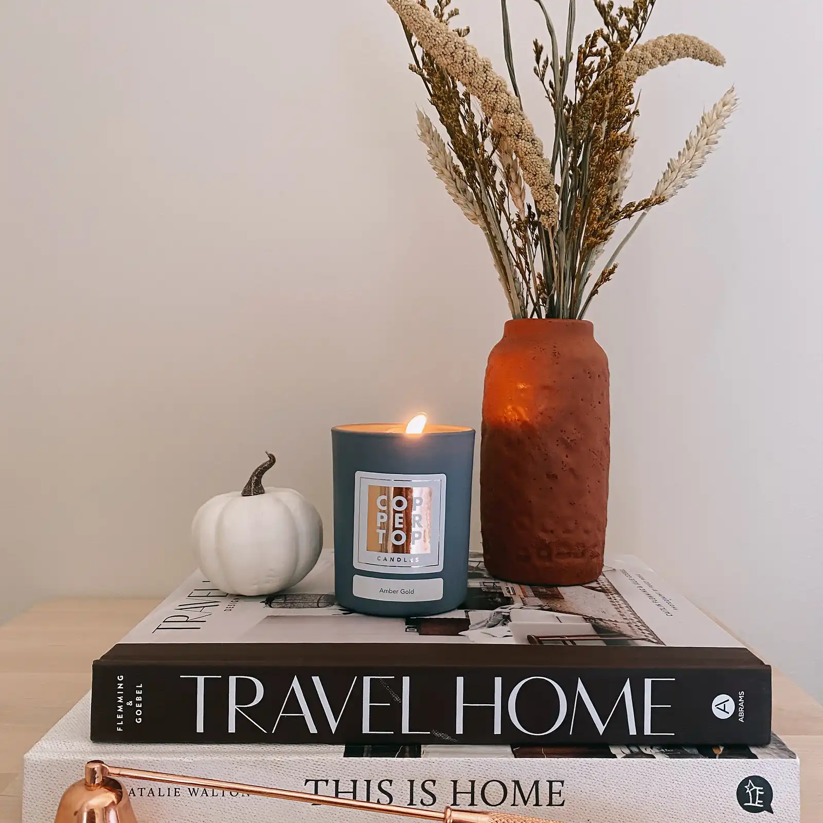 Thumbnail: Amber Gold Aromatherapy Soy Wax Candle