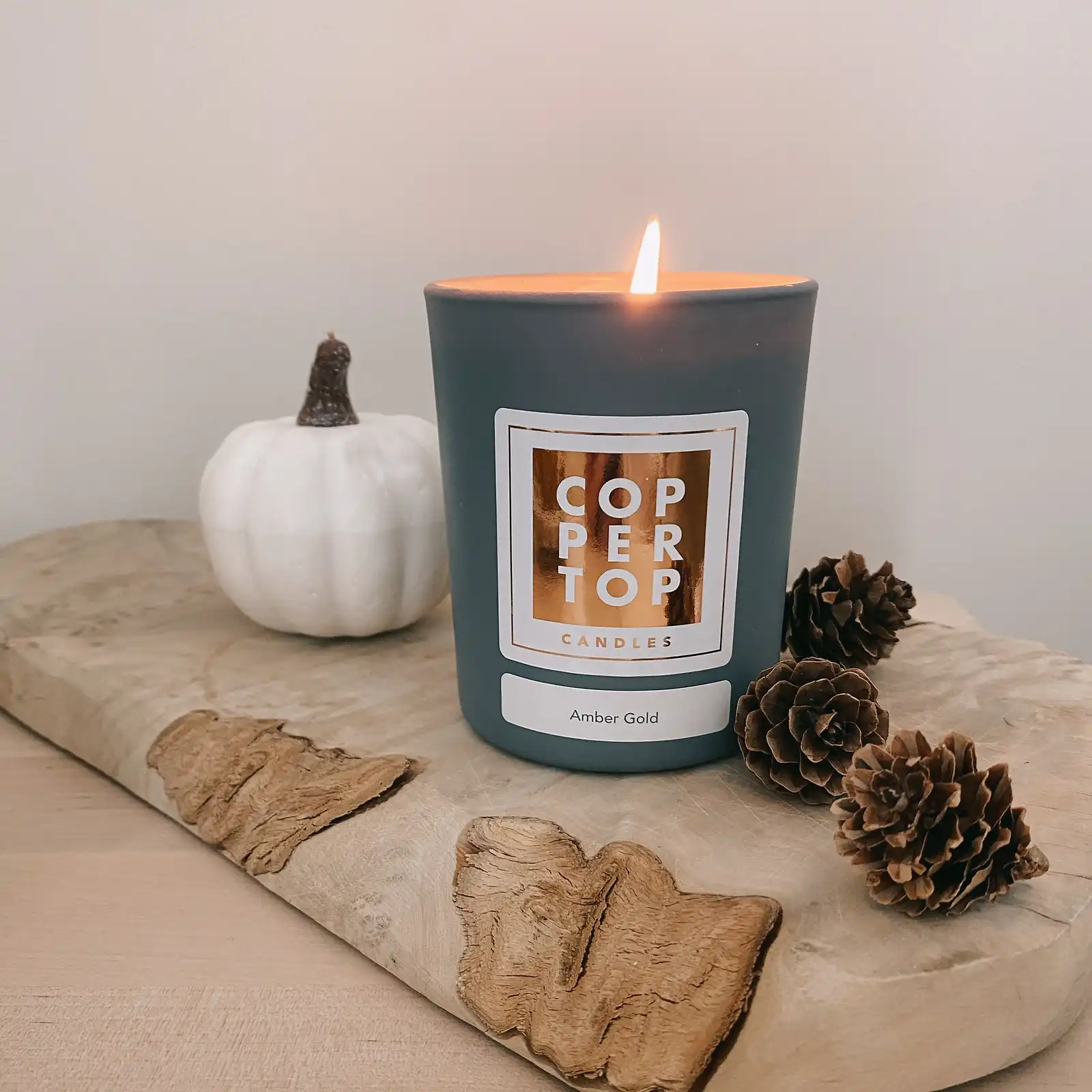 Thumbnail: Amber Gold Aromatherapy Soy Wax Candle