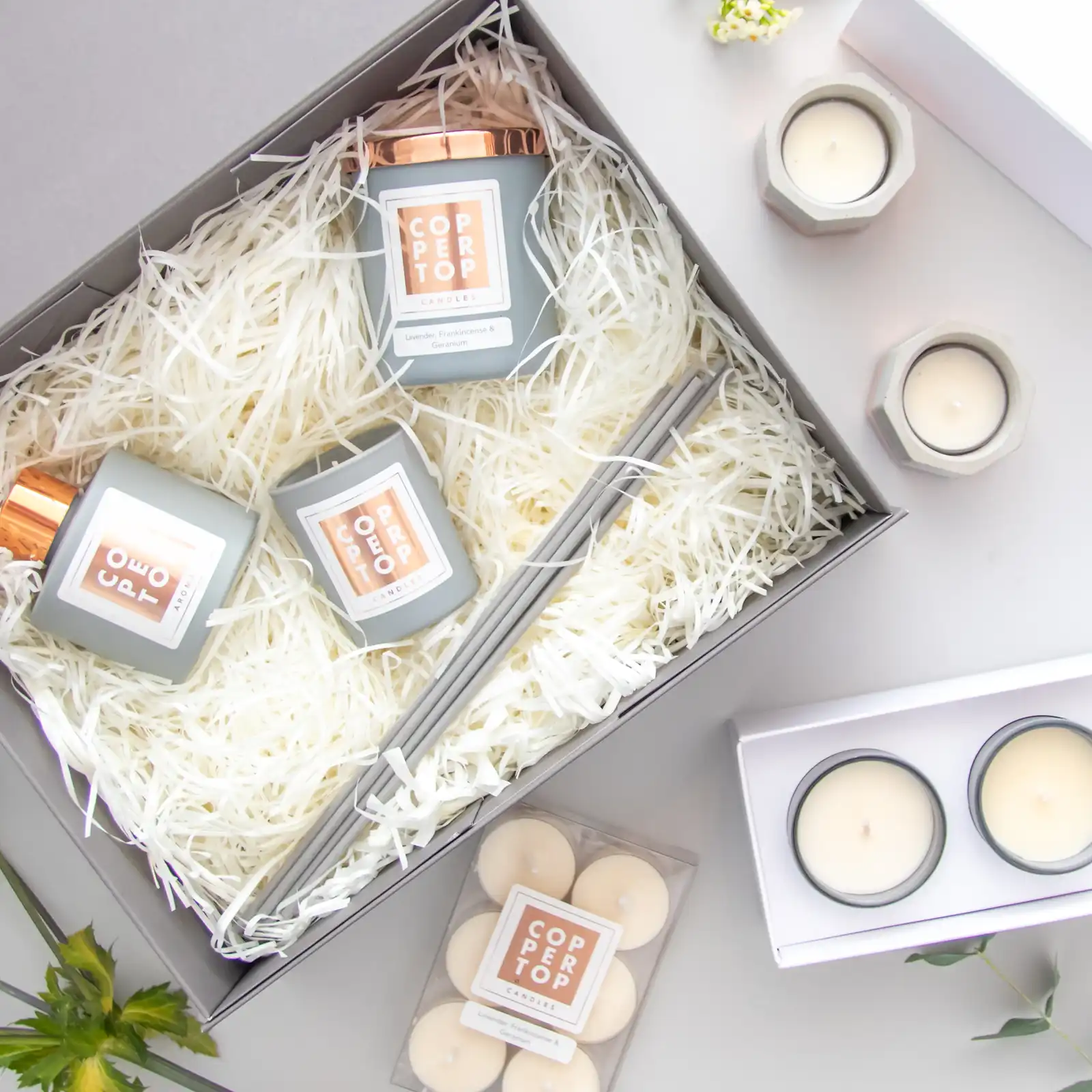 Thumbnail: Medium Aromatherapy Candle & Room Diffuser Gift Set